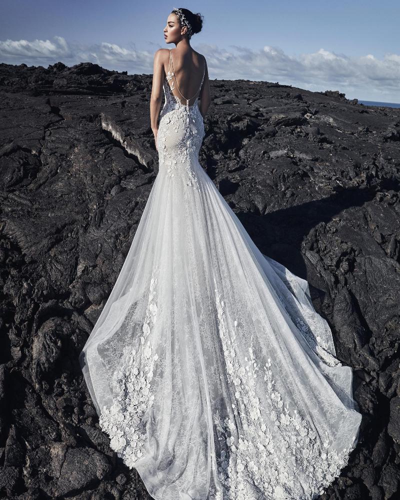 120205 fitted sexy wedding dress with lace and long train 2